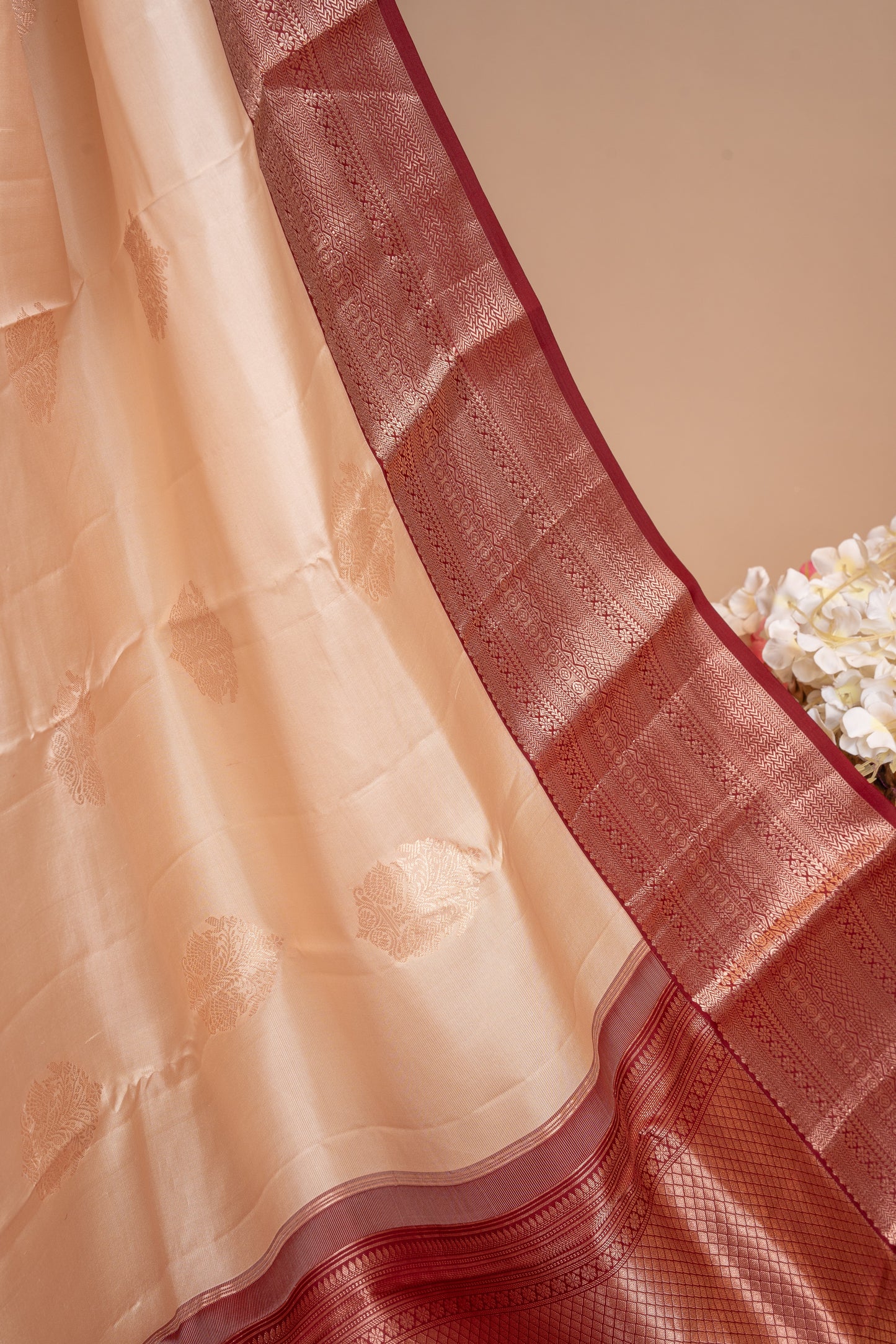 Kanjivaram Silk Zari Buti Contrast Border Saree